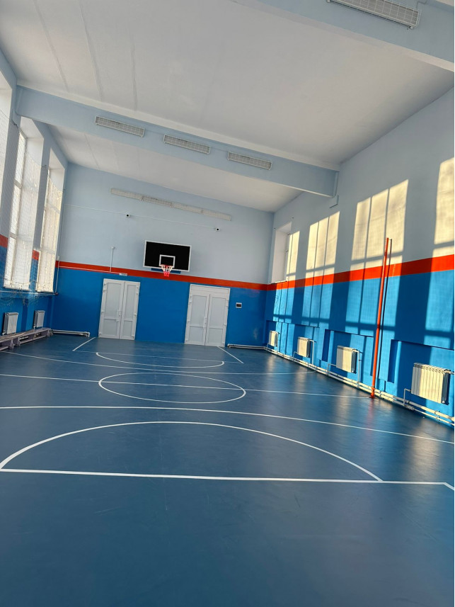 Укладка спортивного линолеума Grabo для техникума г. Серов